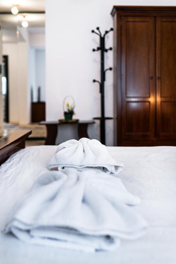 Garden Oasis Studio Bucureşti Ngoại thất bức ảnh